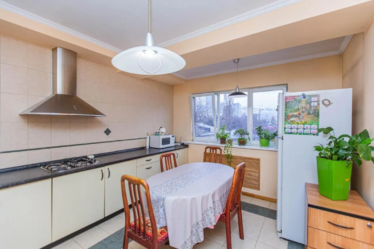 Ferienwohnung Бальзака 4 Almaty