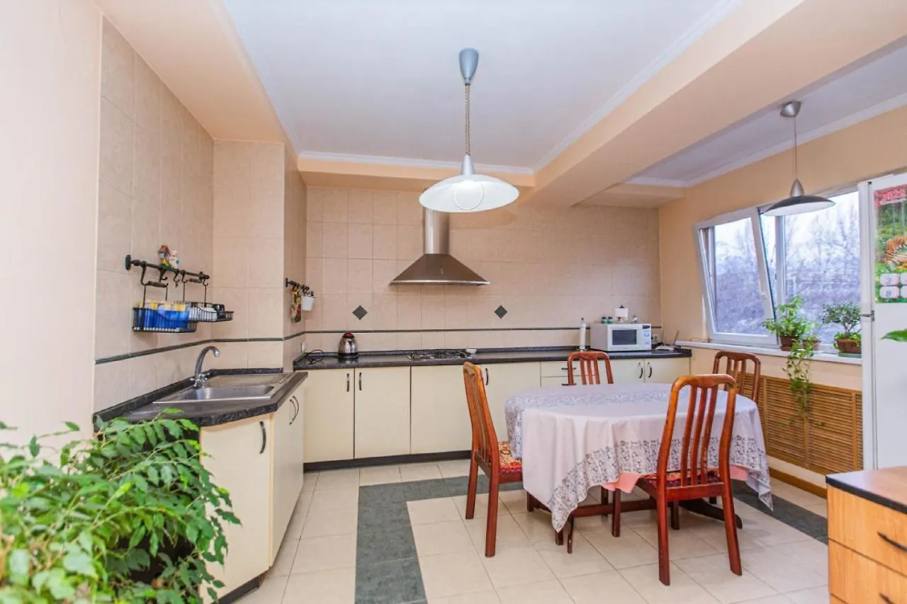 Apartment Ferienwohnung Бальзака 4 Almaty