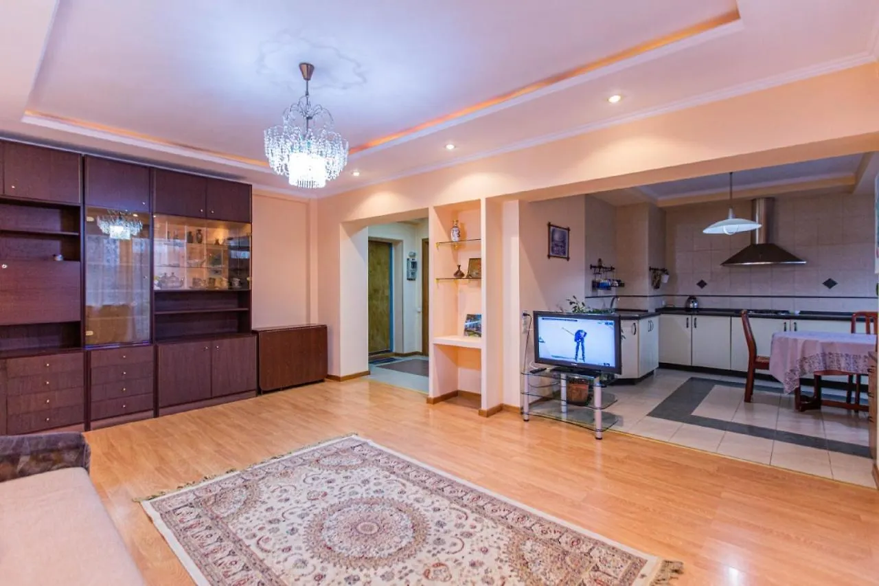 Apartment Ferienwohnung Бальзака 4 Almaty